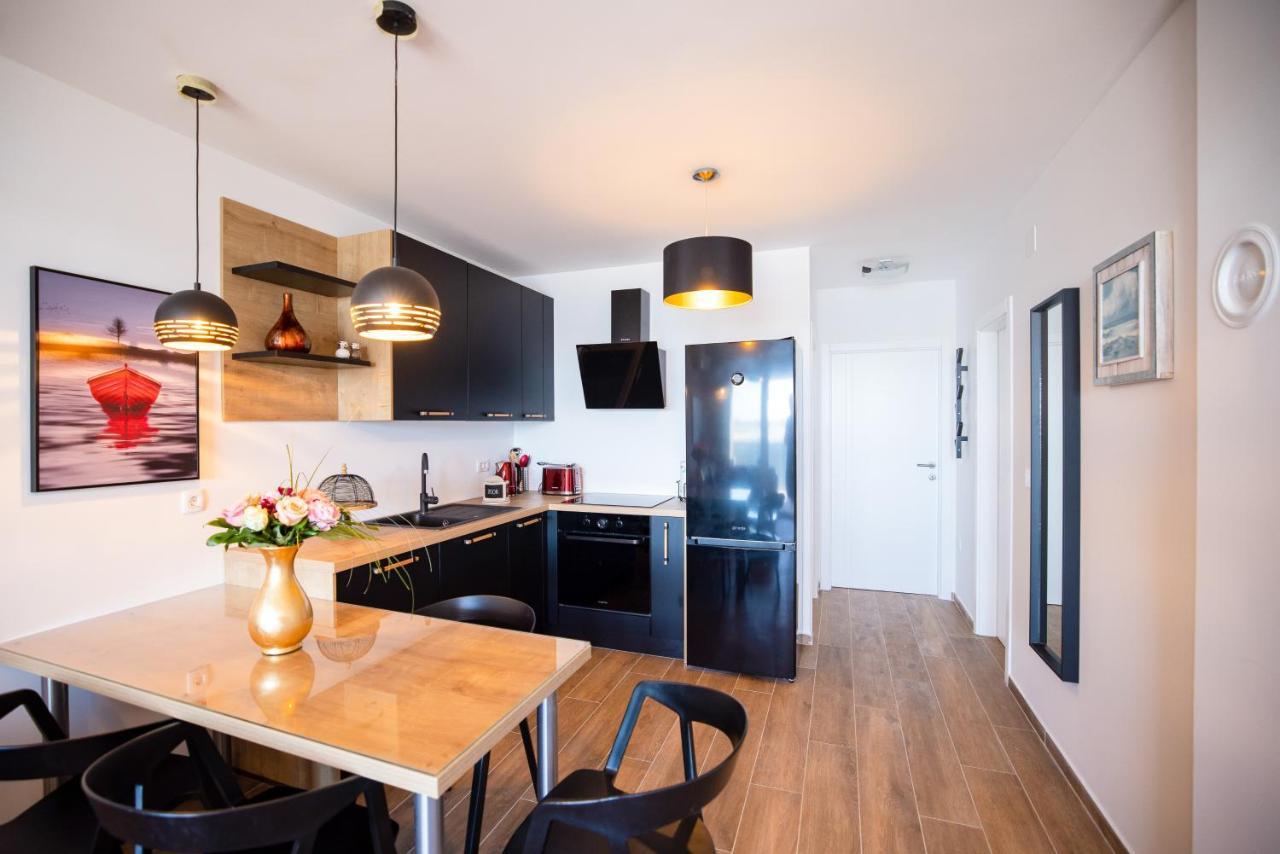 Beach Paradise 5 Stars Apartments Nin Eksteriør bilde