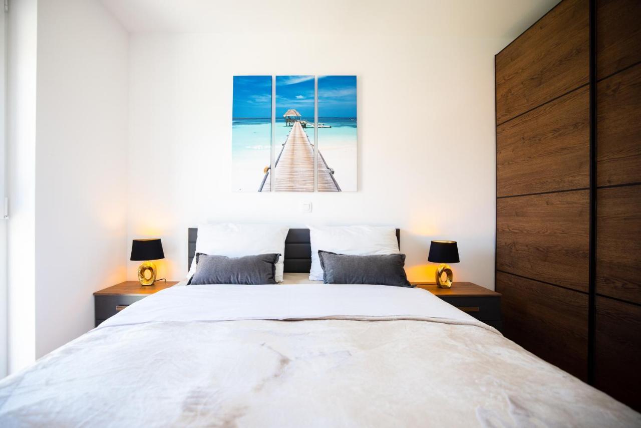Beach Paradise 5 Stars Apartments Nin Eksteriør bilde