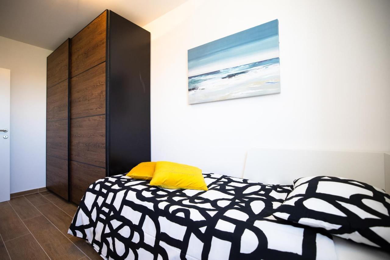 Beach Paradise 5 Stars Apartments Nin Eksteriør bilde