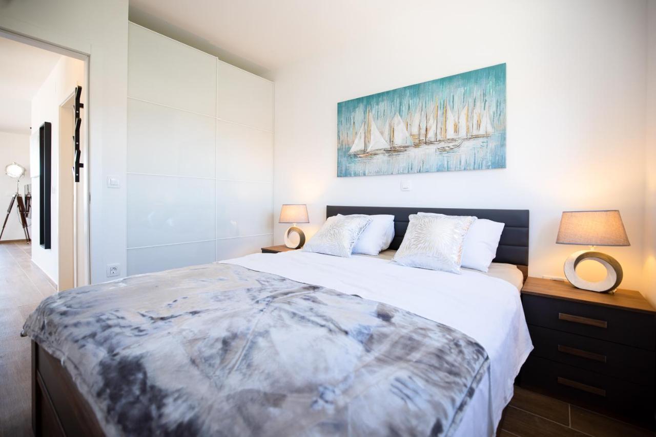 Beach Paradise 5 Stars Apartments Nin Eksteriør bilde